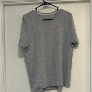 Lululemon men’s crew neck shirt